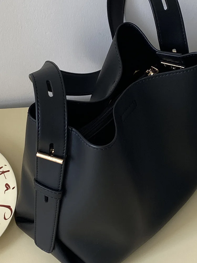 

Black Faux Leather Hobo Bucket Bag Adjustable Strap Large Capacity Shoulder Tote for Women