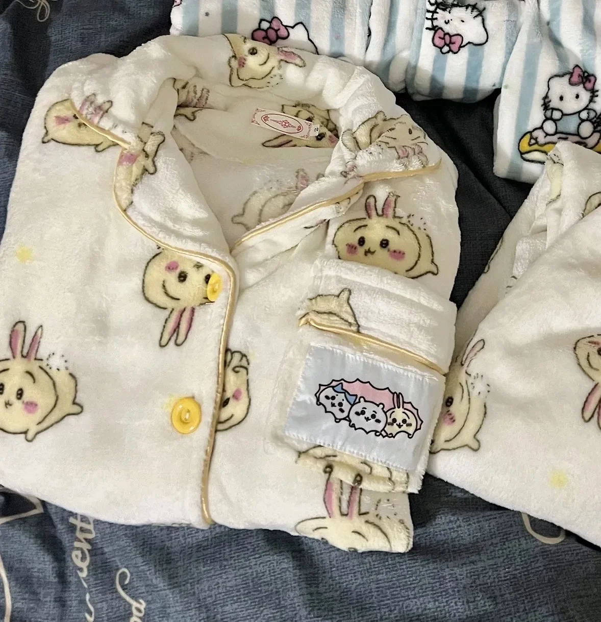 Cartoon anime chiikawa fluwelen pyjama, dames winterflanel zacht en comfortabel warm studentenhuispak set, verjaardagscadeau