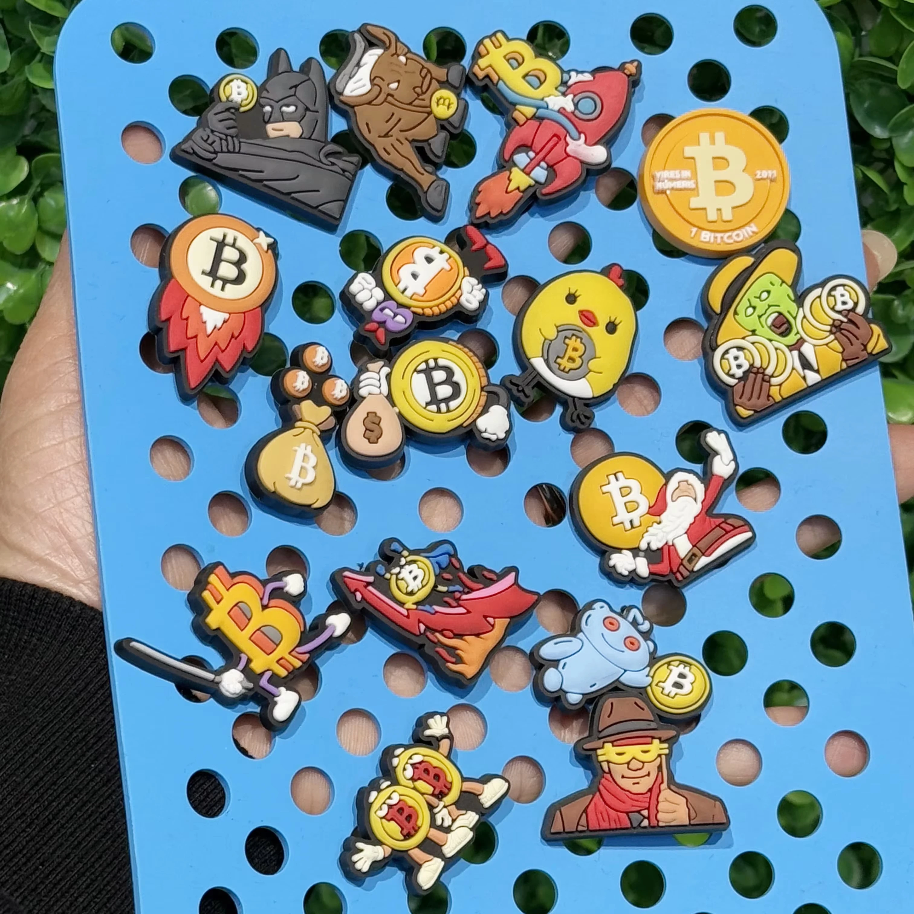 16–100 Stück Geld-Schuhanhänger im Bitcoin-Designer-Stil zum Selbermachen für modische, personalisierte Schuhzubehör im Crocs-Stil, Weihnachtsgeschenke – Detail 2