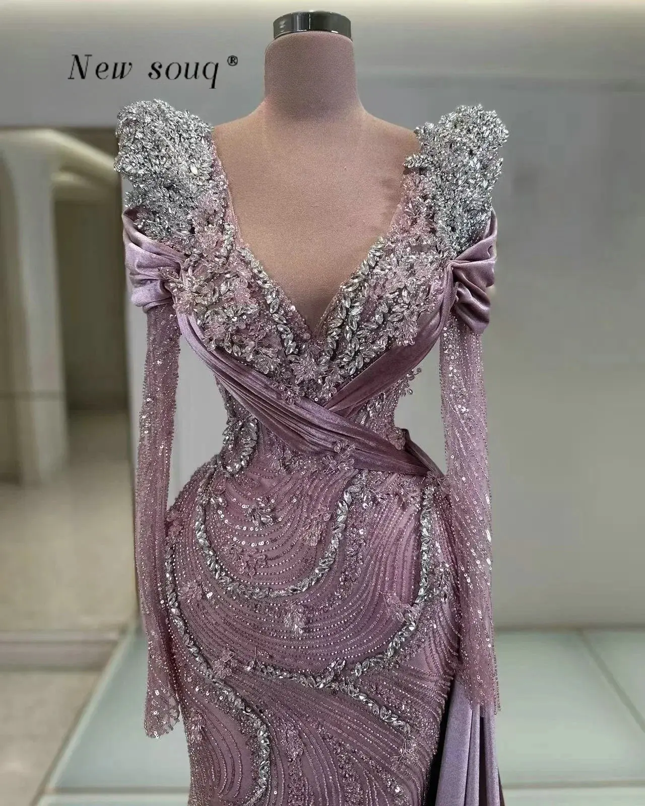 

Индивидуальные арабские фиолетовые вечерние платья-русалки с V-образным вырезом, длинными рукавами, боковым шлейфом, кристаллами и бисером, элегантные свадебные и вечерние наряды