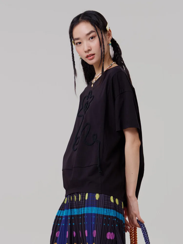

MOVEUP Round Neck Short Sleeved T-Shirt 2026 Summer New Bat Sleeve Solid Flower Embroidery Commuting T-Shirt For Women 3ELX10564
