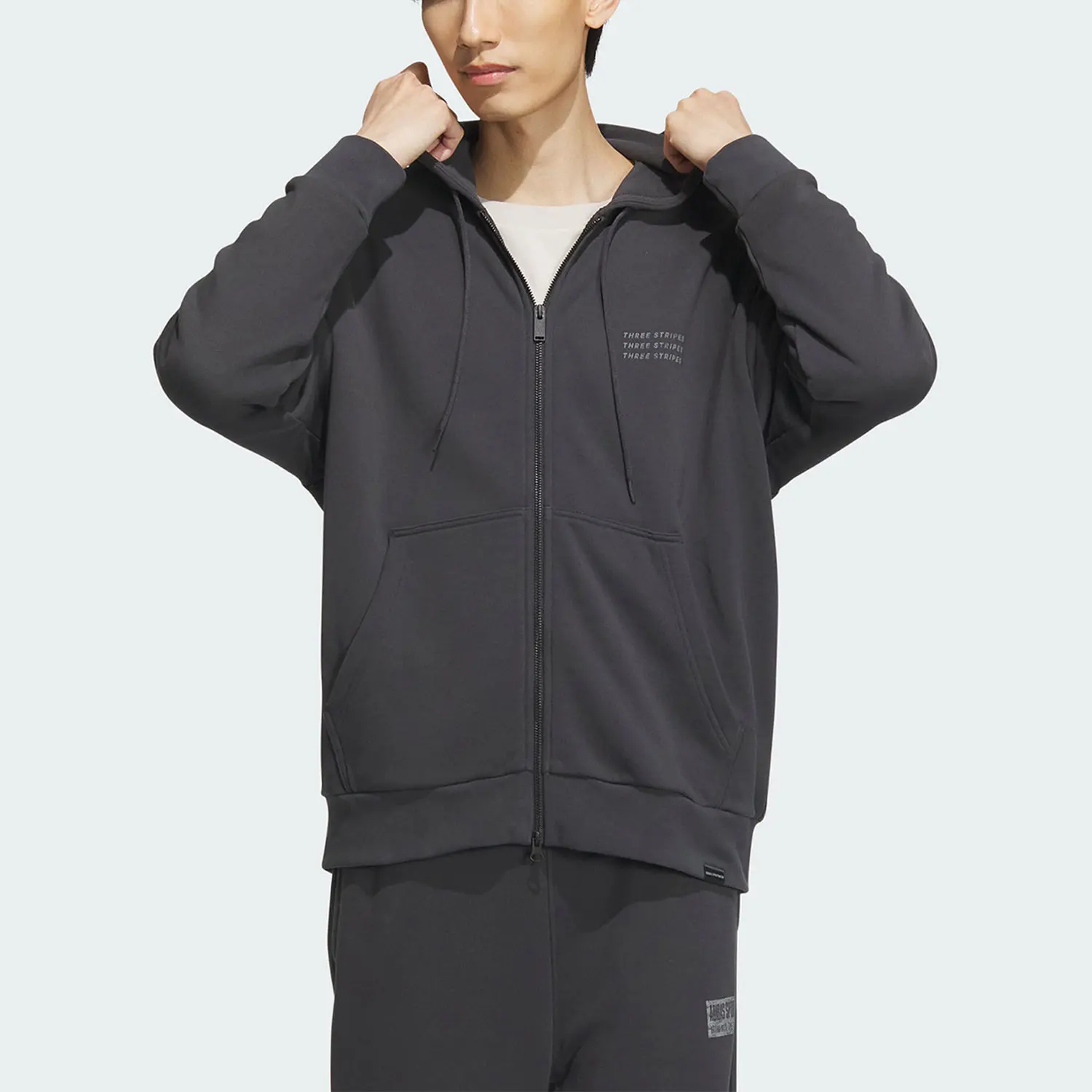 

Оригинальная новая мужская трикотажная спортивная куртка с капюшоном Adidas IS7426