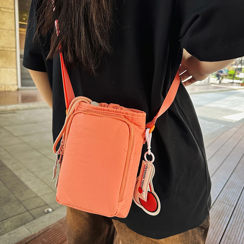 

Designer Style Single Shoulder Crossbody Bag For Both Men And Women, Lightweight And Durable Phone Bag, Sports Portable Bag