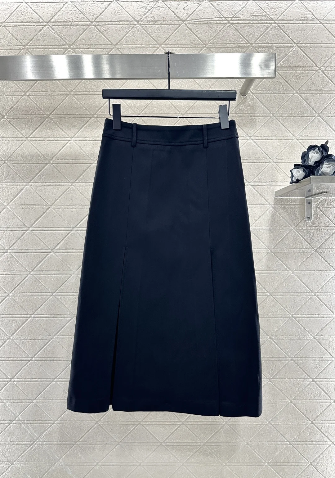 Nuevo elegante, moderno, minimalista Logo longitud media plisado cintura alta A-line media falda ropa de mujer