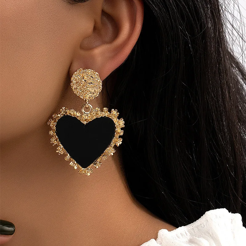 Simple Heart-shaped Stud Earrings For Women Vintage Geometric Enamel Metal Ear Accessories Holiday Party Fashion Jewelry E453