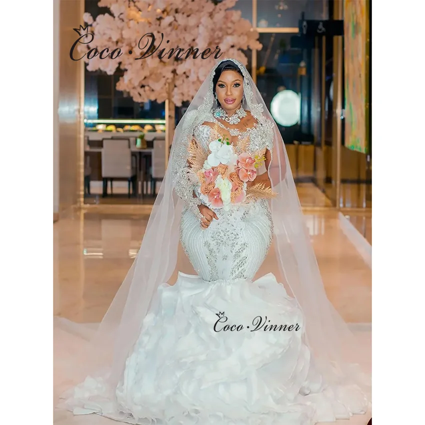 Abiti da sposa a sirena di lusso africani con collo alto personalizzato 2025 Abito da sposa in pizzo con perline staccabile con volant staccabile da donna W1433