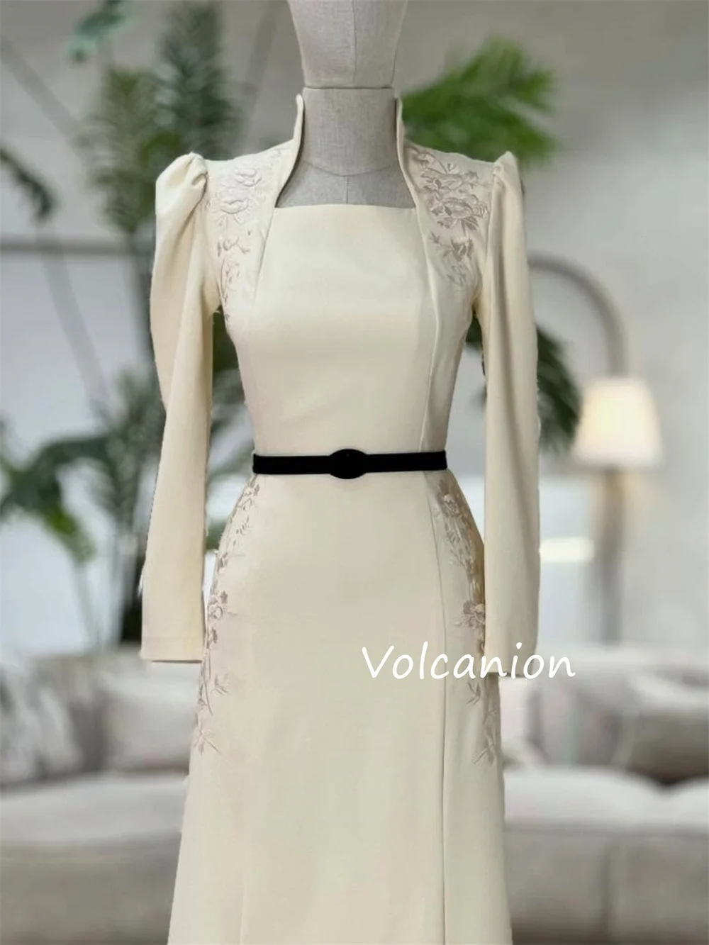 تخصيص عالية الجودة جيرسي نمط وشاح البوق ساحة الرقبة فساتين طويلة مناسبة مخصصة المشاهير النمط الصيني