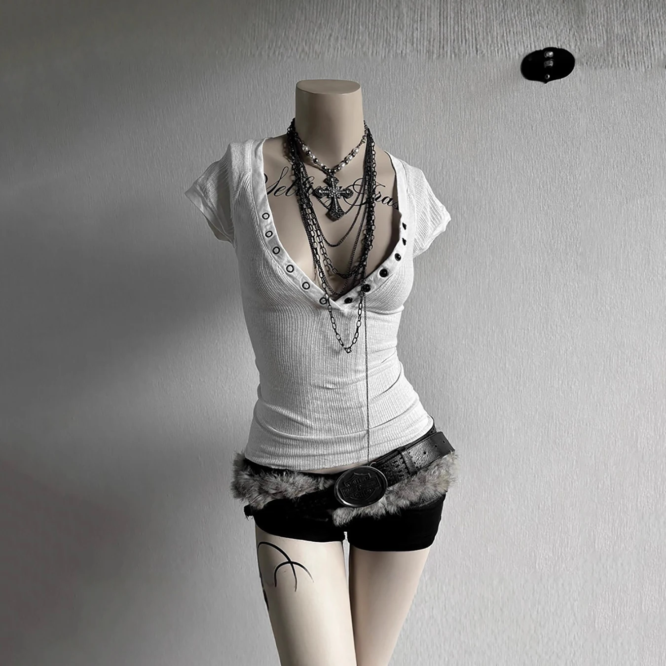 Spring and summer new retro versatile deep V-neck shoulder slimming button design short sleeved T-shirt