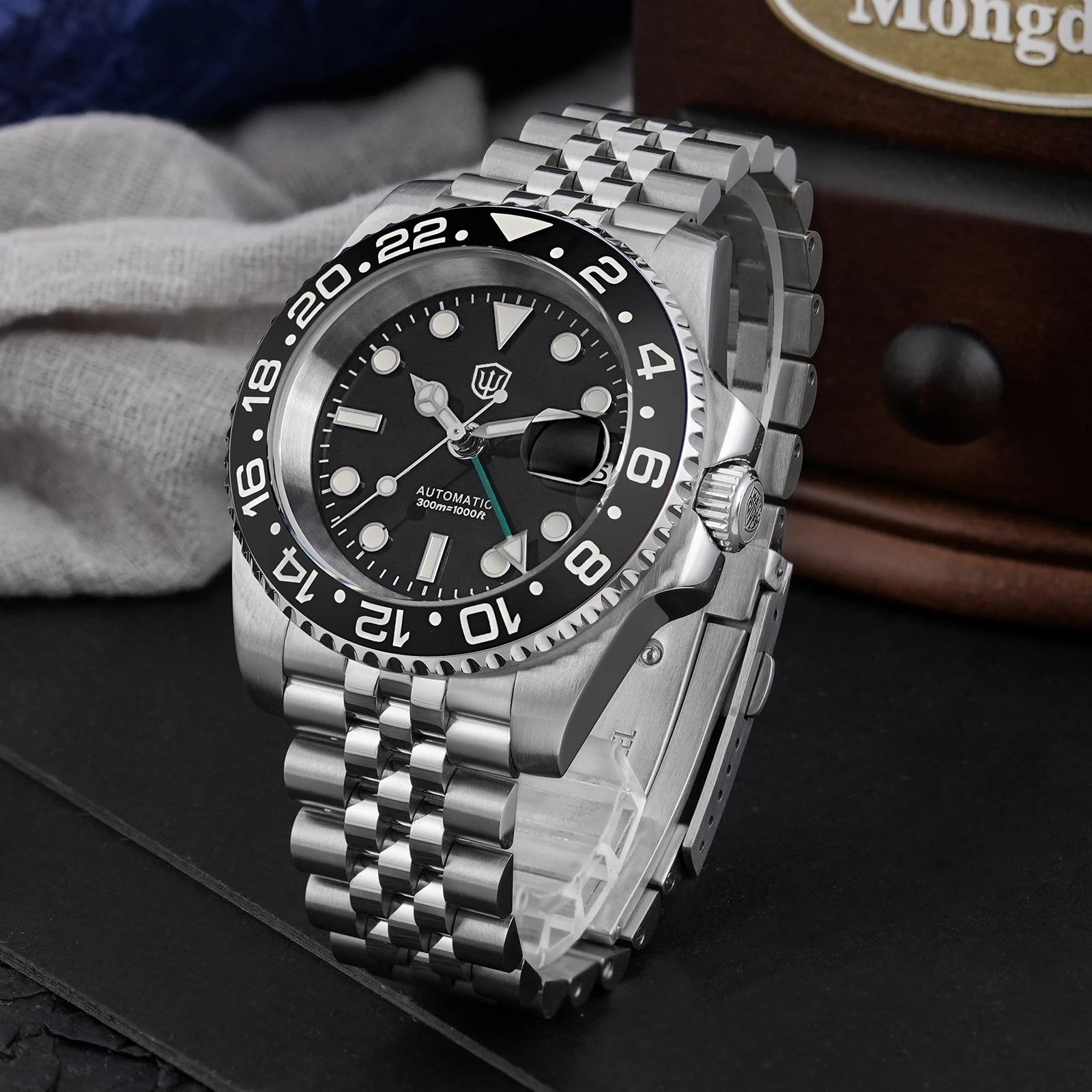 Watchdives WD16760 GMT Watch NH34 Movement Stainless Steel Sapphire Crystal Wristwatch BGW9 Luminous 300m Waterproof GMT Watches