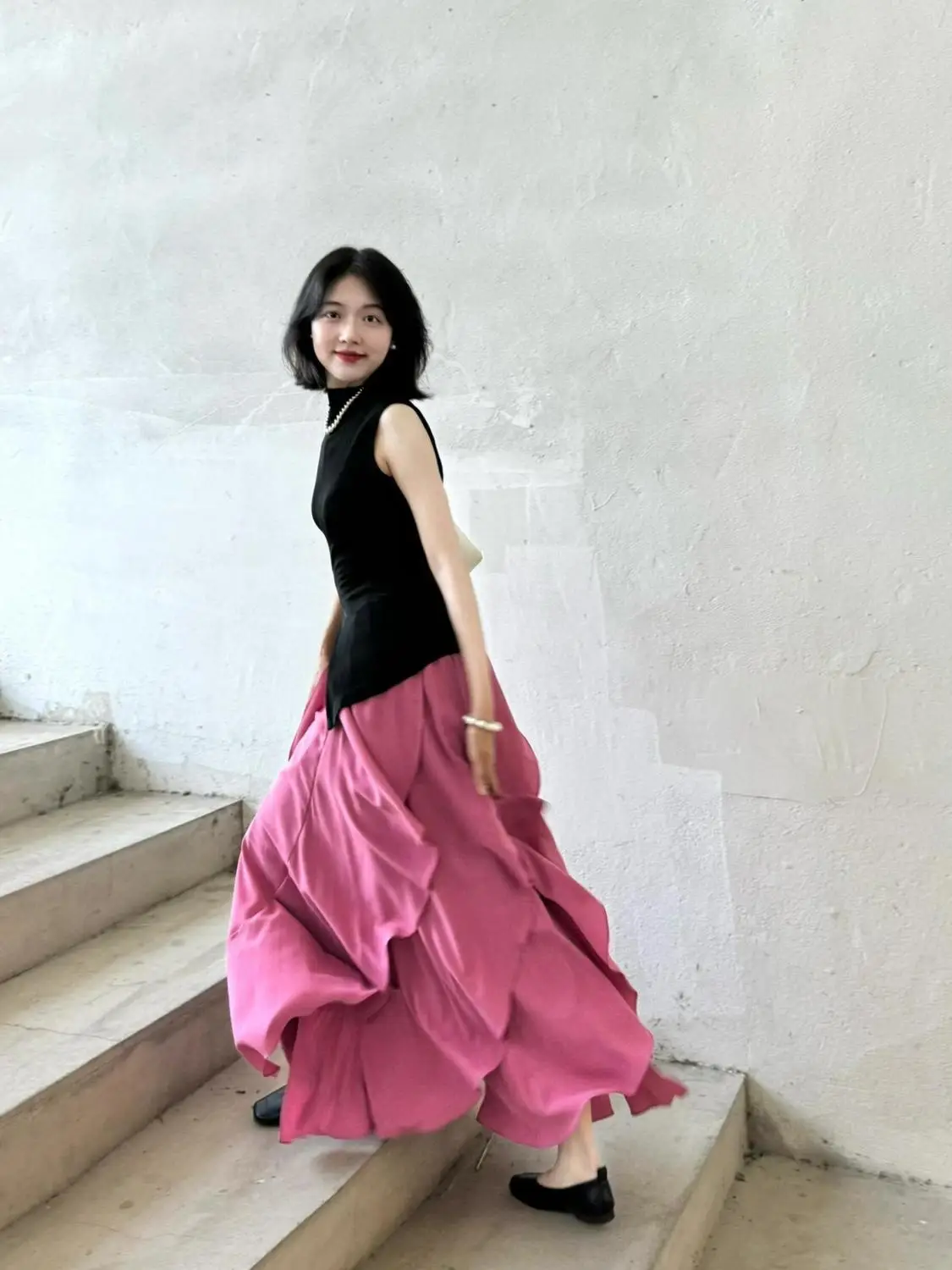 Letnia moda Temperament Kompletny zestaw nowych topów Royal Sister z wysokiej klasy nieregularnymi spódnicami Garnitur dwuczęściowy Garnitur dwuczęściowy