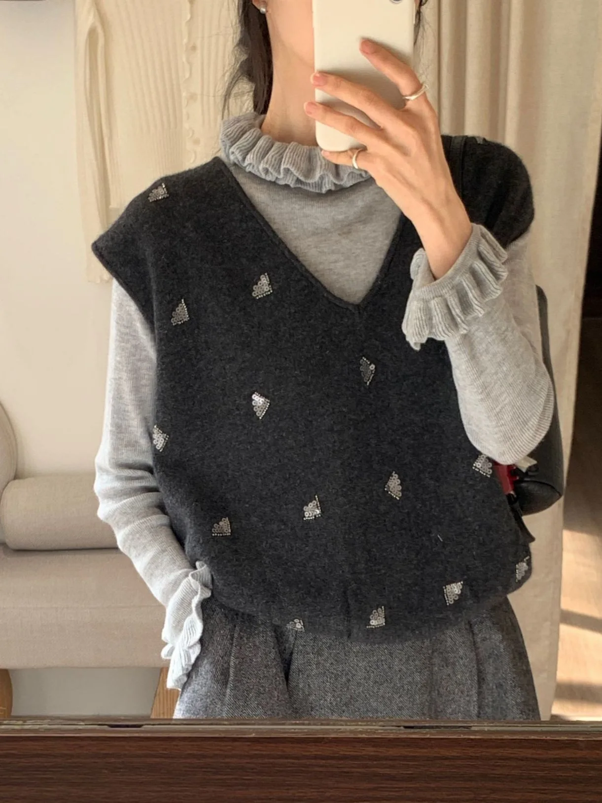   부드러운 레이스 칼라 니트웨어 여성 슬림핏 베이스 탑 이중 레이어 젠틀 슬레 롱 슬리브 레귤러 길이