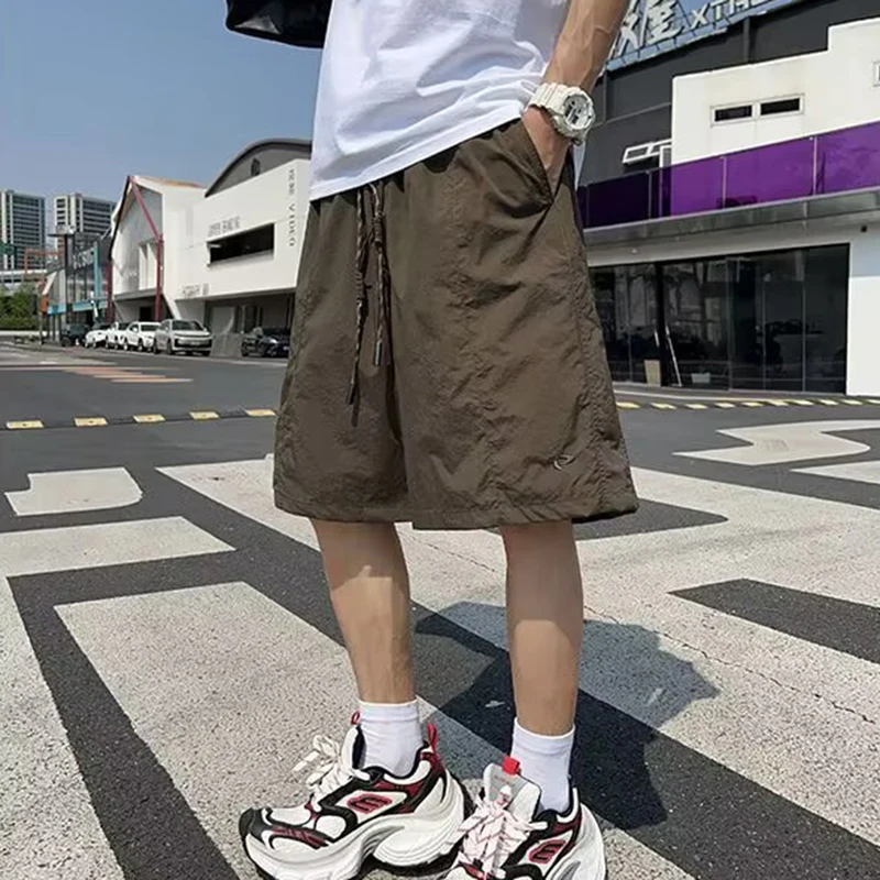 WTHT Fashion Men's Solid Color Drawing Loose Cargo Short Pants Trendy American Style Wide Leg Shorts Male 2026 Summer 2A2930