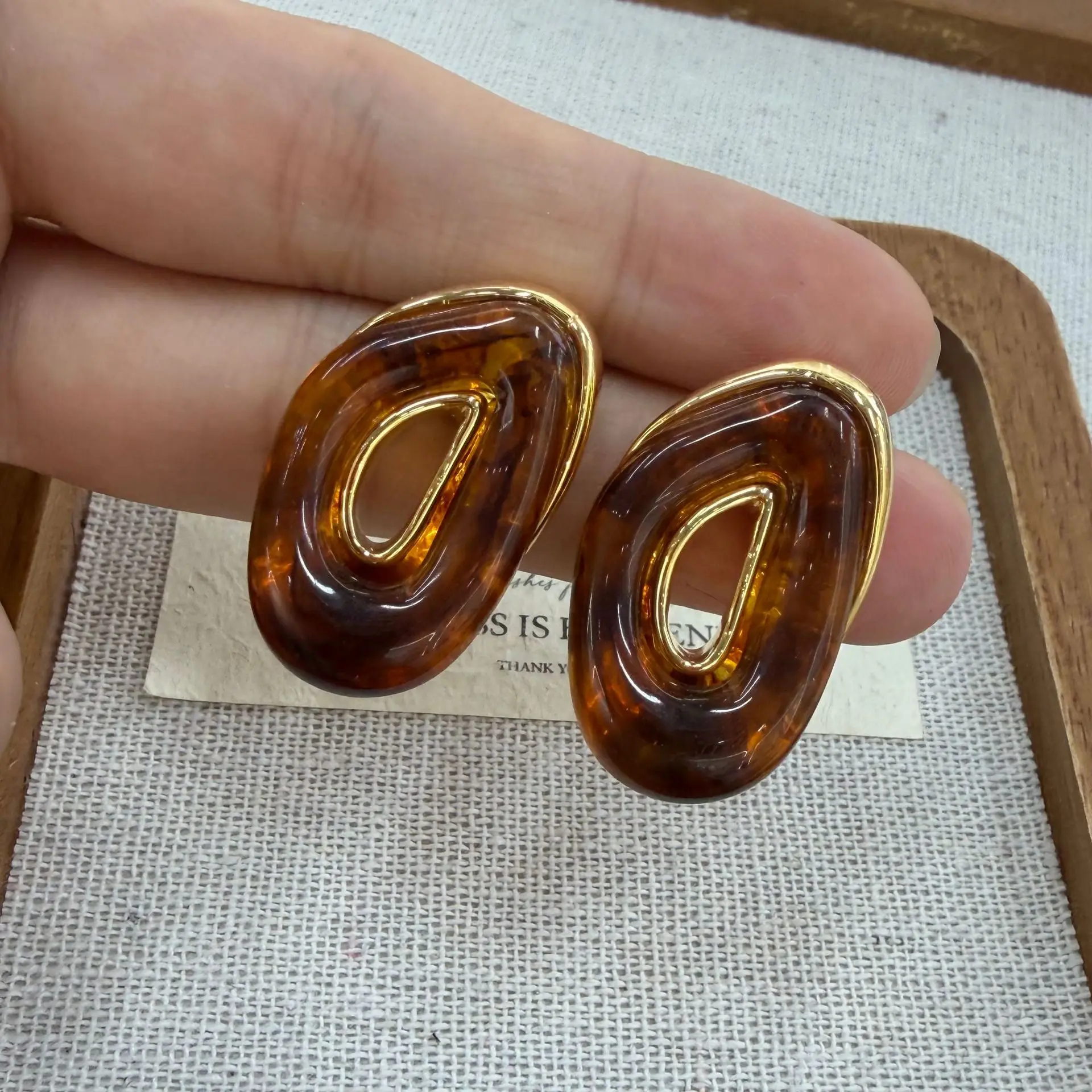 أقراط دائرية غير منتظمة عصرية للسيدات 2026 #1