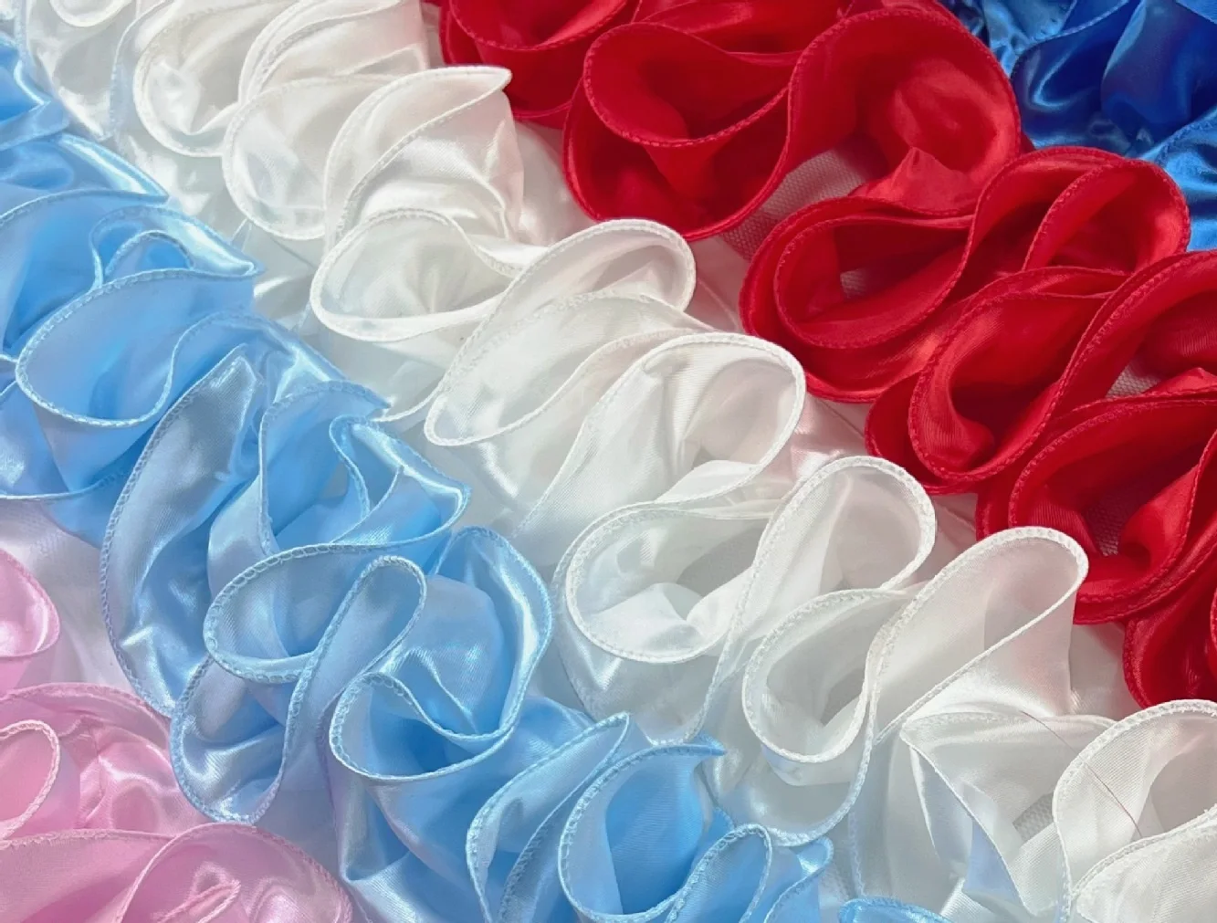 Colorful Wave 3D Shiny Satin Fabric Lace Clothing Accessories Pleated Ribbon Hem for Dance Dress Skirts Decoration X1099