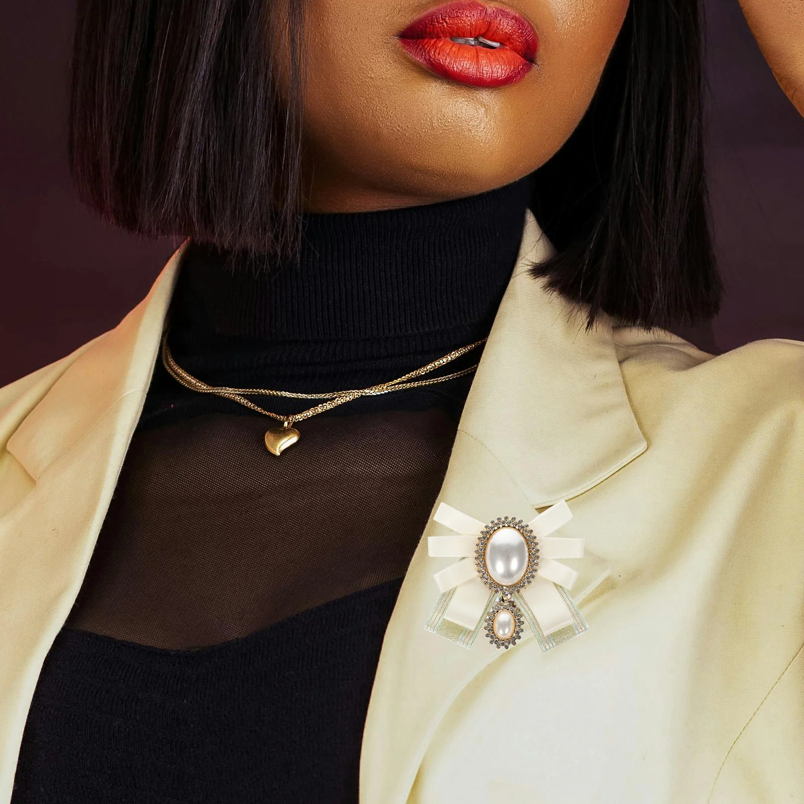 

Bowknot Women Brooch Fake Pearl Rhinestone Decoration Pin for Clothes Suits Dresses Collar Tie Lapel Accessory