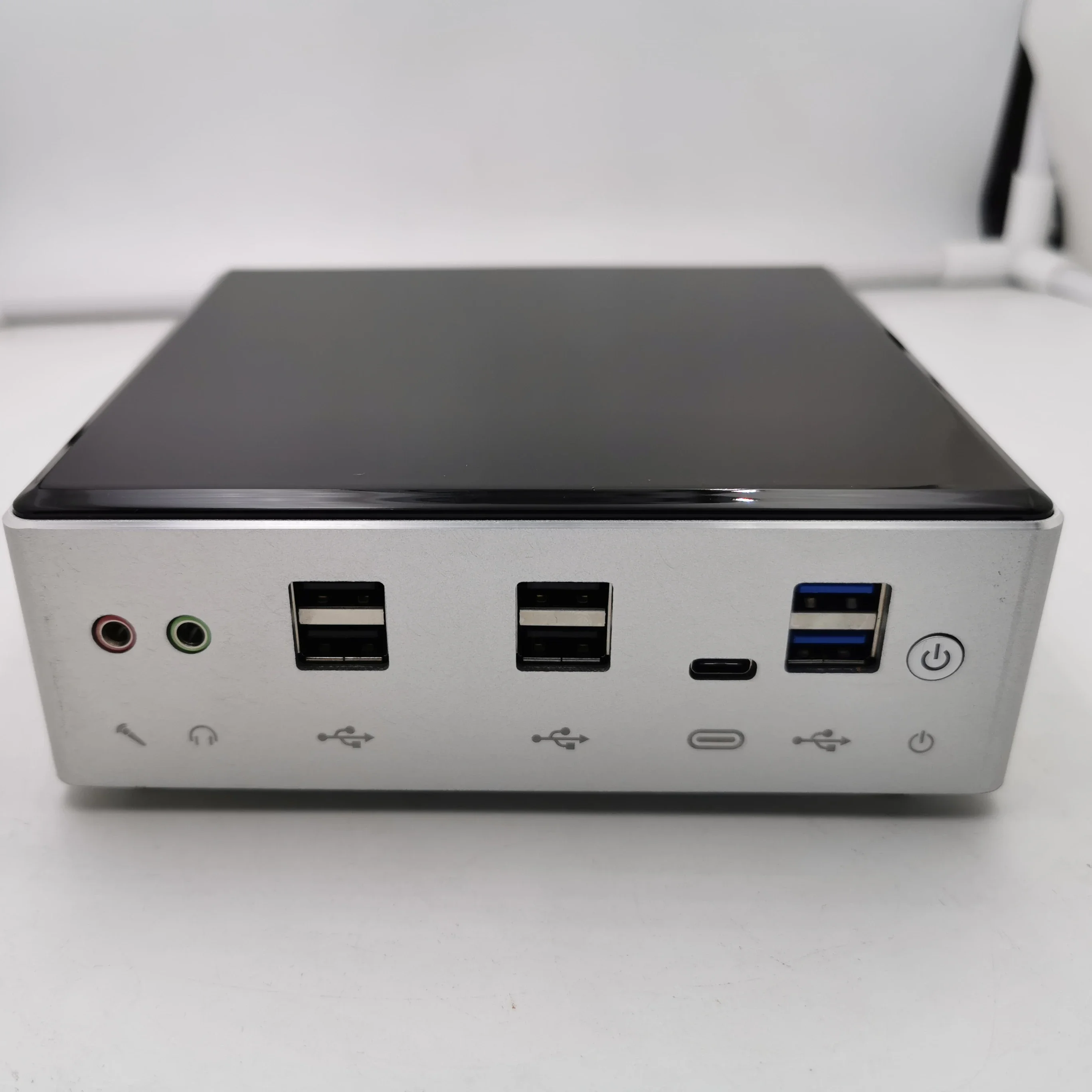 

MeeGoPad C10B portable pc thin client nuc i5 i7 2*usb 3.0 Hd lan dp usb-c small size with fan quad core win7/8/10 mini pc