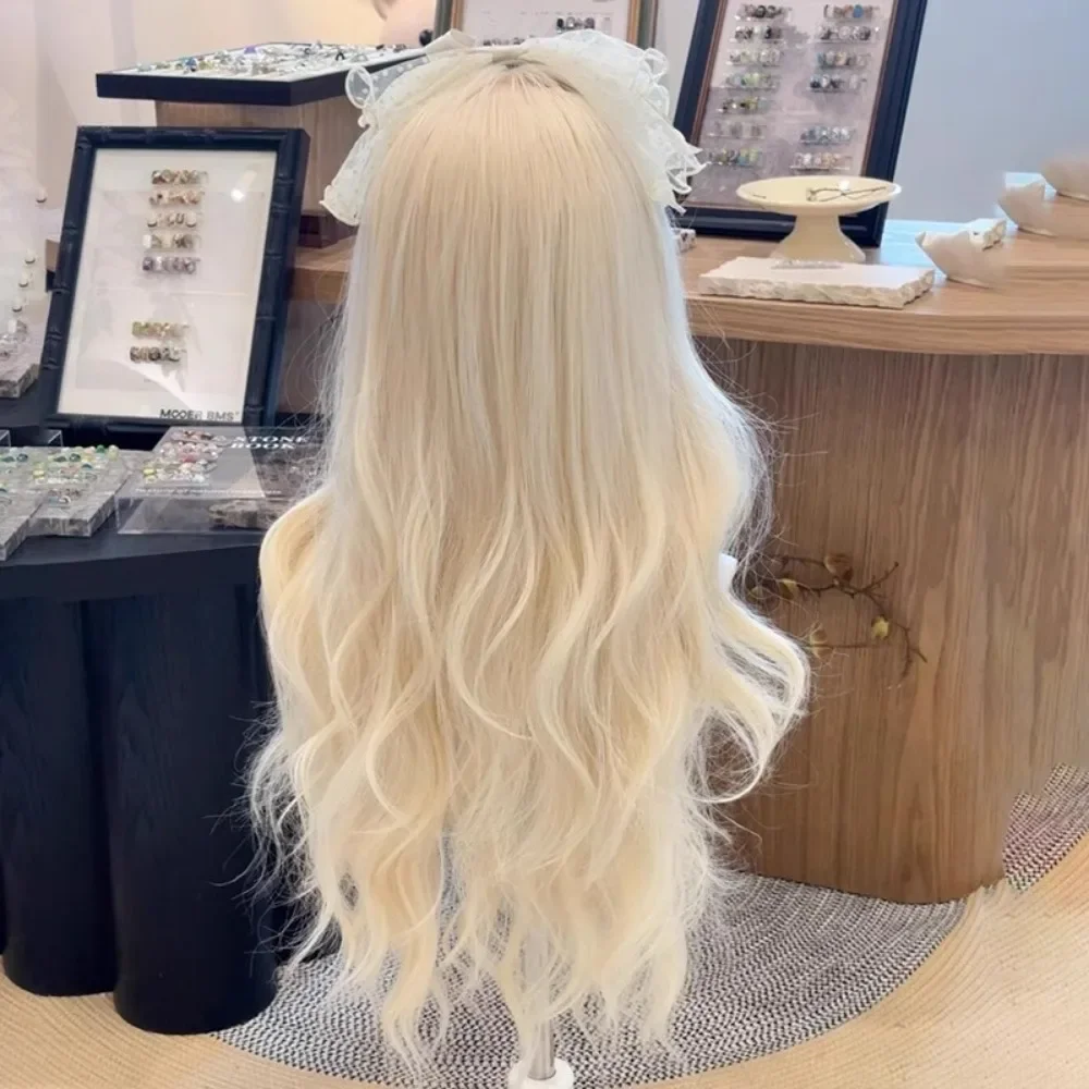 Wig for Women Milky Blonde Lolita Big Wave Long Curly Hair Summer Thin Section Natural Synthetic Wig Blonde Wigs with Bangs 가발