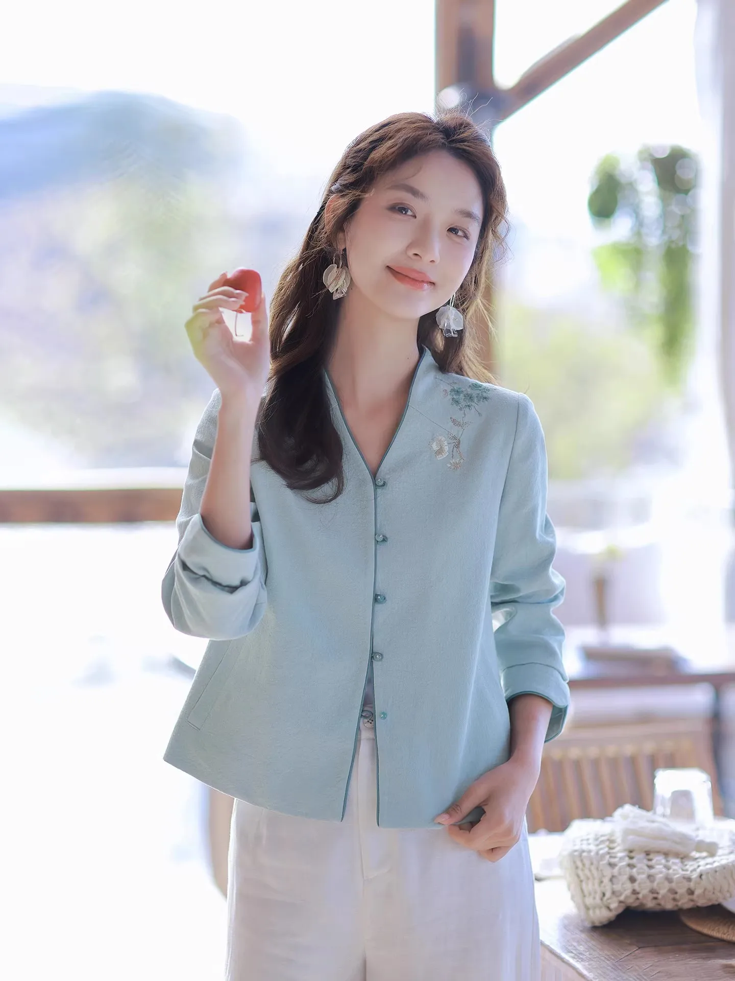 

Spring 2026 Women's Slim Fit ort Jaet Light een V-Ne Commute Sle Faionable Top Quali Fiber Blend Casual Wear