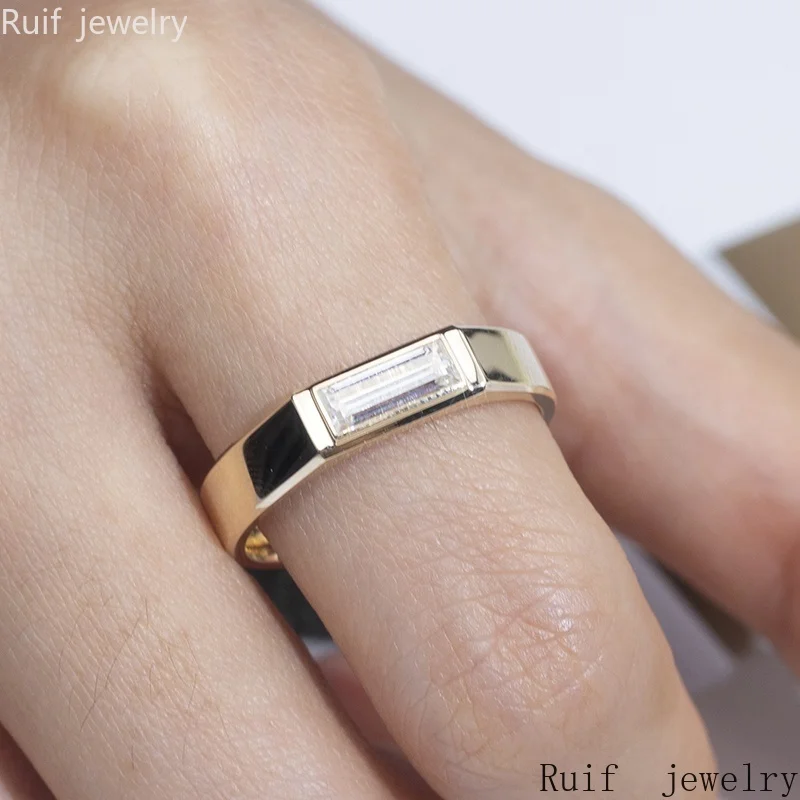 Ruif Customize 18K Yellow Gold Moissanite Ring Baguette Moissanite wedding diamond engagement ring