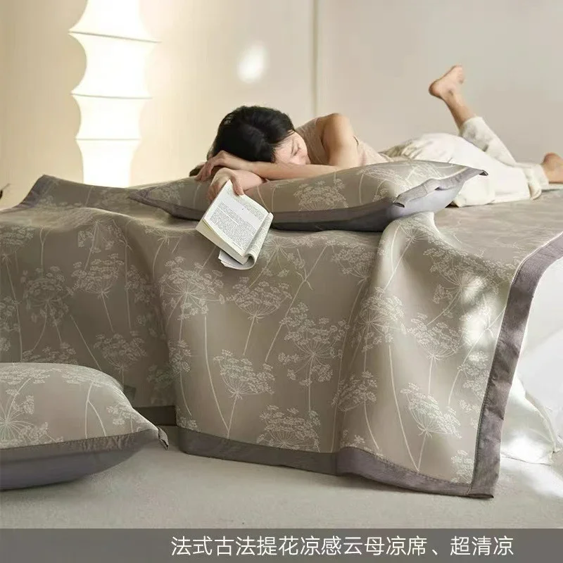 Customizable high-end ice silk three-piece mattress machine washable air conditioner soft mat