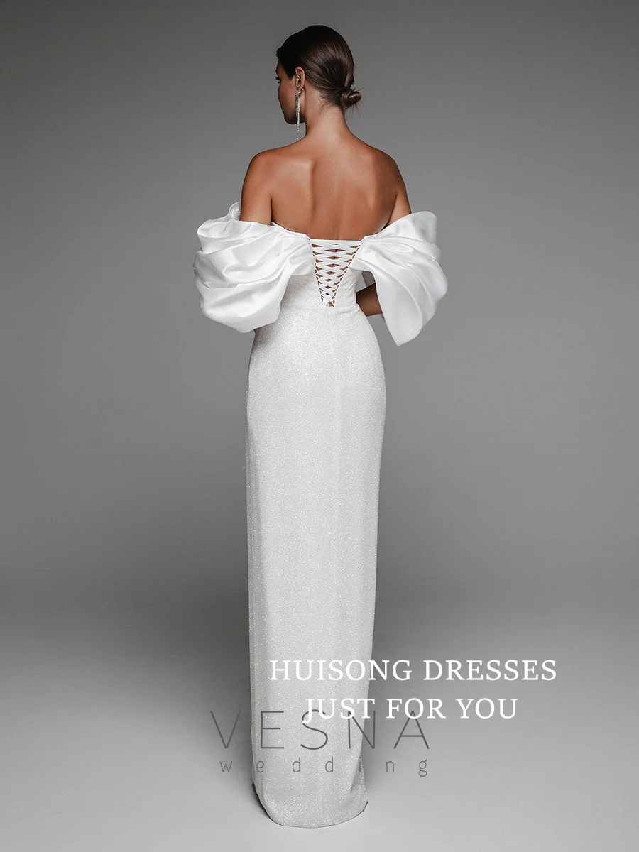HUISONG فساتين زفاف حورية البحر اللامعة المخصصة قبالة الكتف بلا أكمام الجانب سبليت فستان زفاف الشاطئ plakleriе