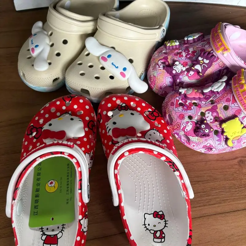 

Новая летняя обувь с отверстиями для собак с корицей Hellokitty, детские дышащие нескользящие легкие уличные домашние сандалии с героями мультфильмов, тапочки