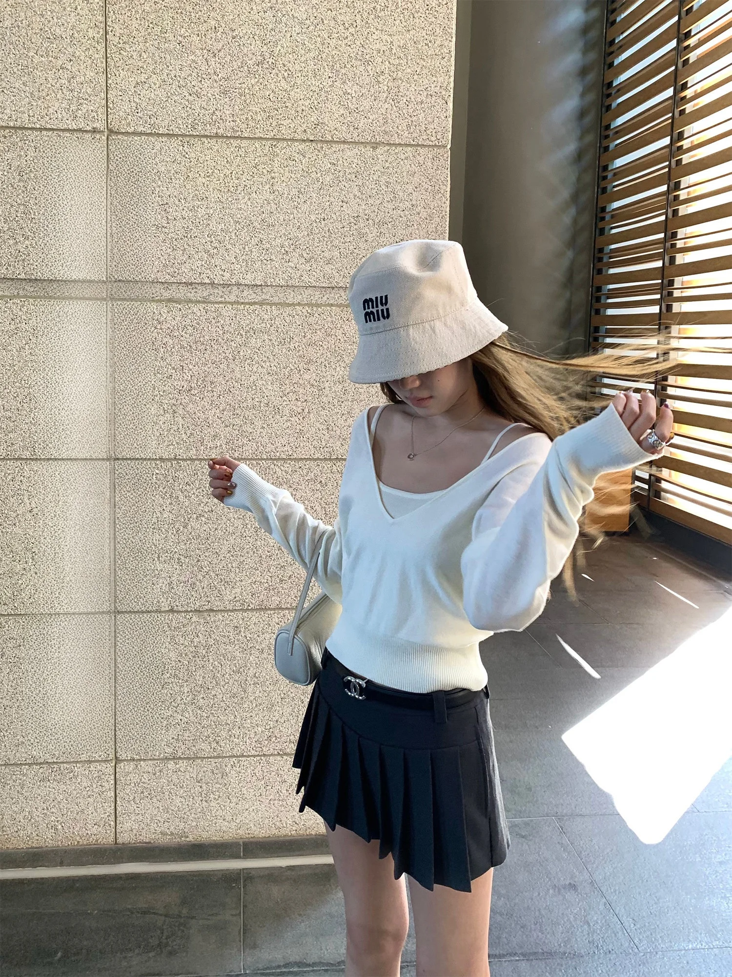 

Yuzuqi French Holiday Early Spring 2026 Women's Thin Knitted Top Strap Two-Piece Set Elegant Quality Long Sleeve Short Bodycon