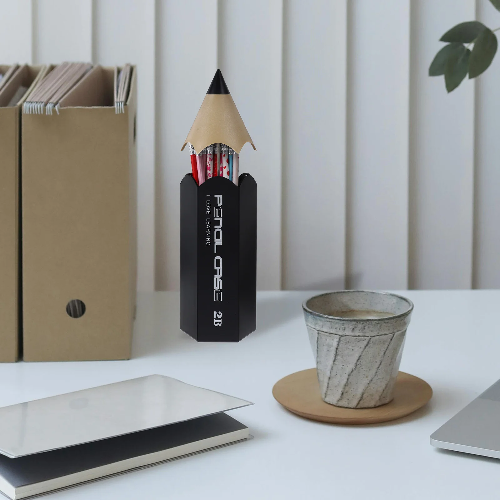 

Pencil Shape Pen Holder Stationery Storage with Protective Lid Large Capacity Desktop Organizer for Pens Makeup Brushes Art