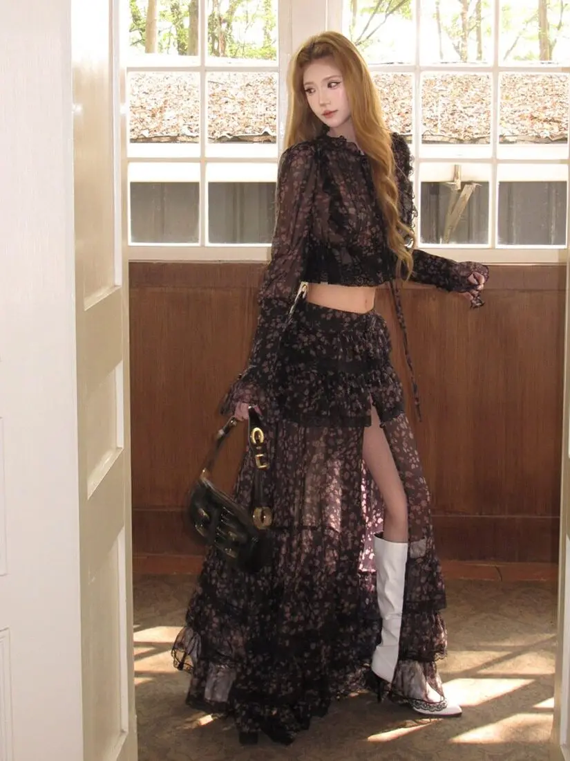 

Spring Summer 2026 Rose Themed Lace Trimmed Top And Skirt Set Vintage Style Wild Rose Print Breathable Lightweight Casual Wear
