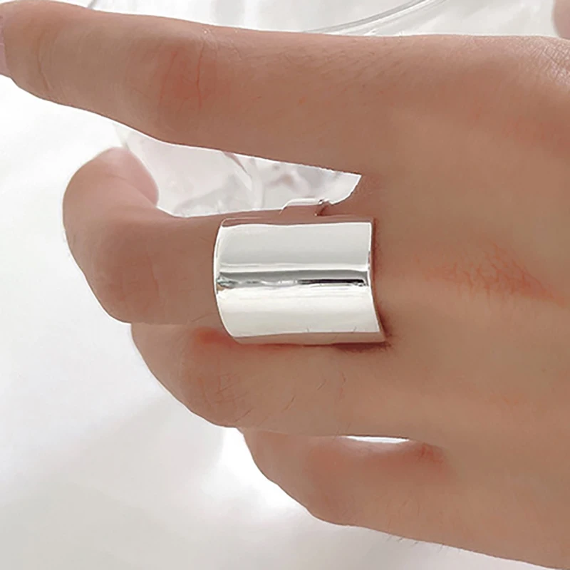 Cincin halus perak Sterling 925 minimalis untuk wanita, cincin pasangan baru modis kreatif lebar geometris perhiasan pesta ulang tahun buatan tangan