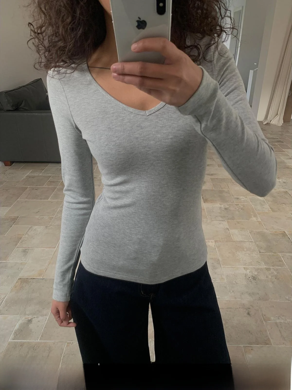Gogo Burn Grey V-neck Long Sleeve Short T-shirt Women's Spicy Girl Street Style Top for Autumn 2026 New Arrival