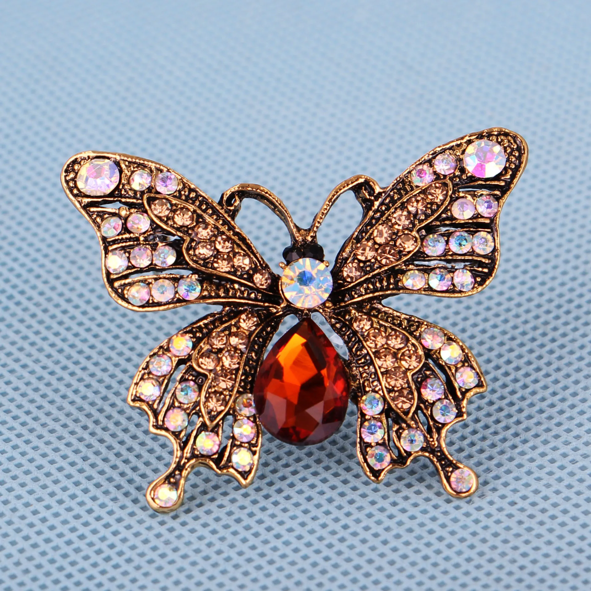 1pcs Hot Selling Exquisite Diamond-encrusted Crystal Butterfly Brooch Brooch DIY Clothing Scarf Decorative Accessories