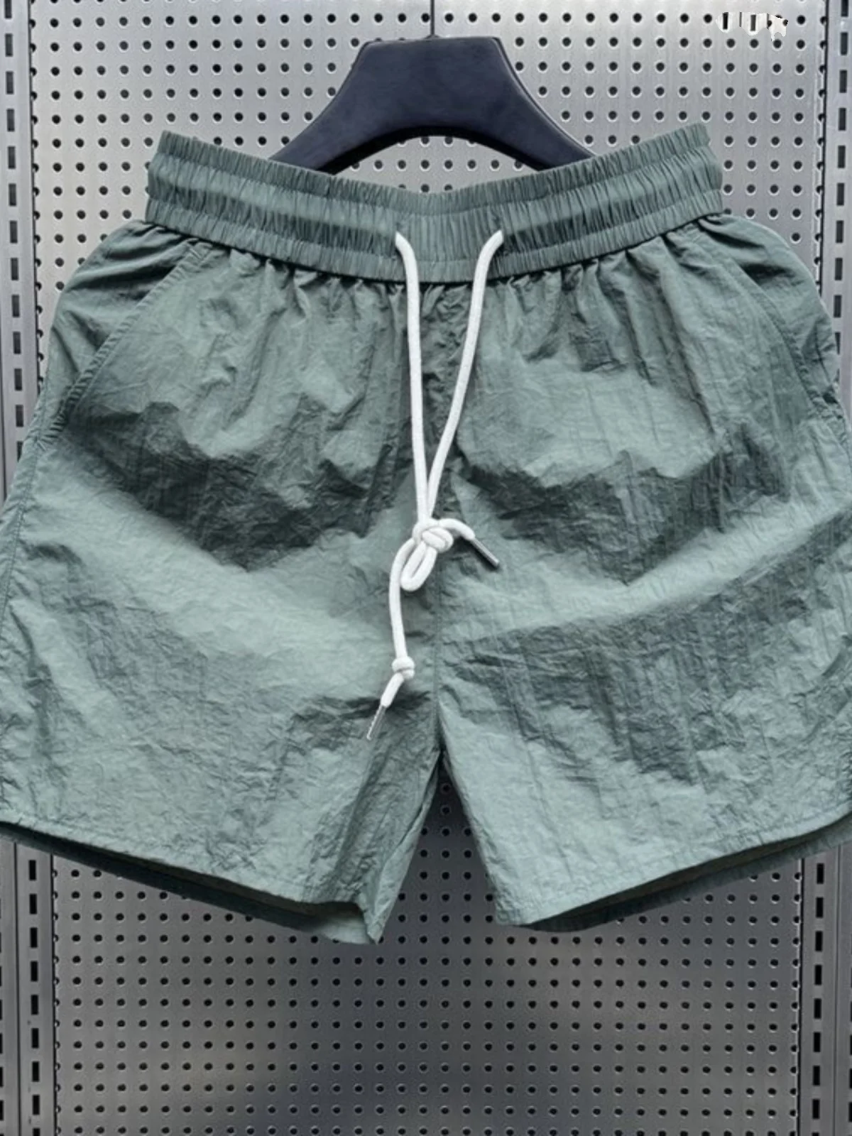 

Новые мужские летние спортивные шорты 2024 года: тонкие, повседневные, свободные, быстросохнущие, однотонные, пляжные брюки длиной три четверти с плоским передом