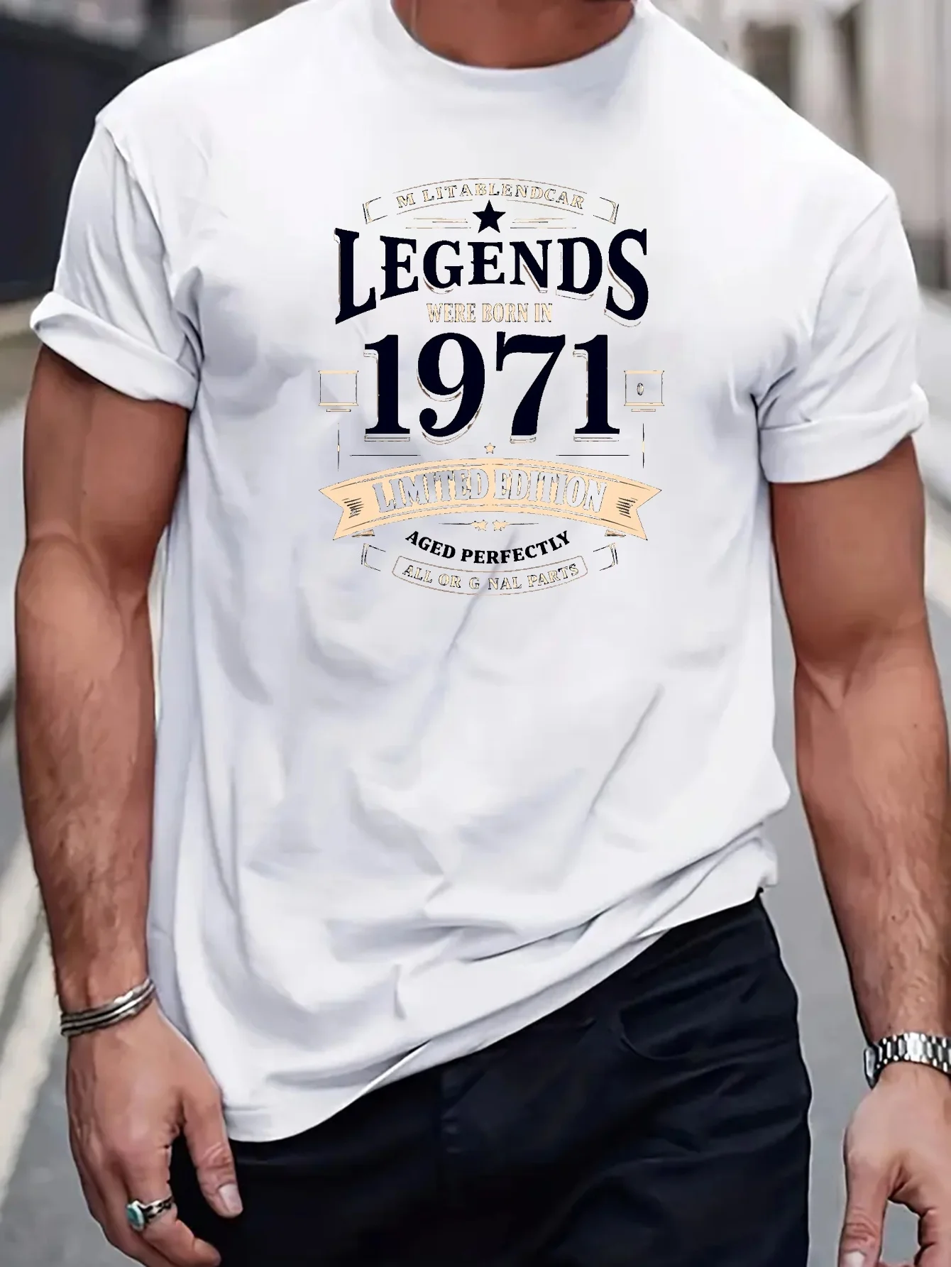 Men's casual summer sports T-shirt, made of soft blended fabric, breathable and loose-fitting