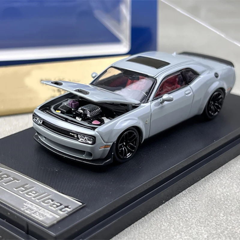 Diecast Model Car 1/64 Size Dodge Challenger SRT Hellcat Alloy Car Model Collection Toys for Boys Gift