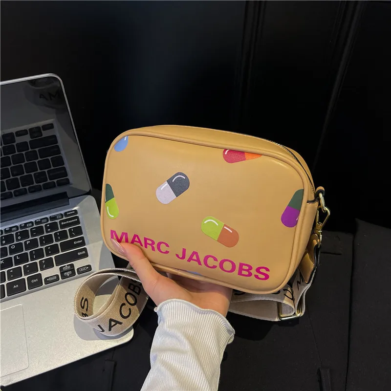 

High-End Korean Niche Capsule Square Bag 2025 Wide Strap Crossbody All-Match Shoulder Chic