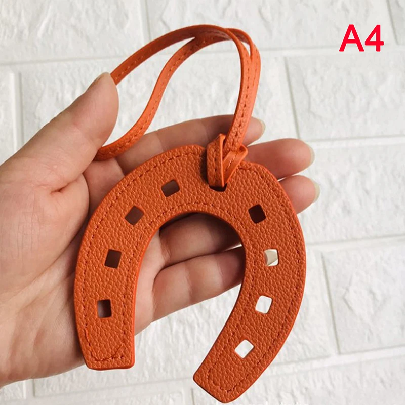 1pc PU Leather Horse Hoof Horseshoe Keychain Handbag Key Chains Keyring Holder Charm Bag Purse Accessories for Women And Girls