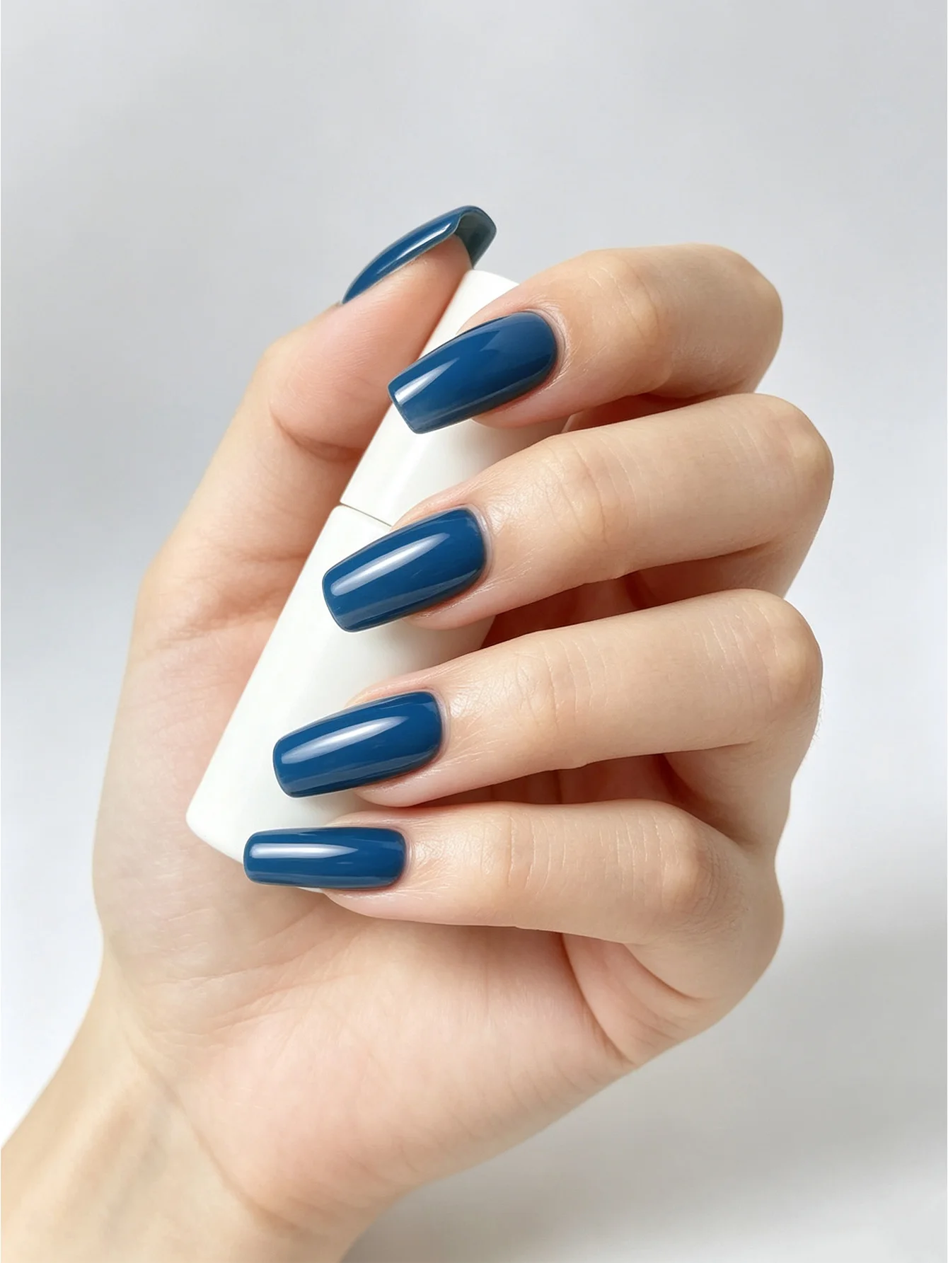 16 semi-cured solid color nail stickers, require curing with UV/LED light. Long-lasting full coverage gel nail stickers, suitable for use with any UV lamp, perfect for DIY gifts for women and girls.