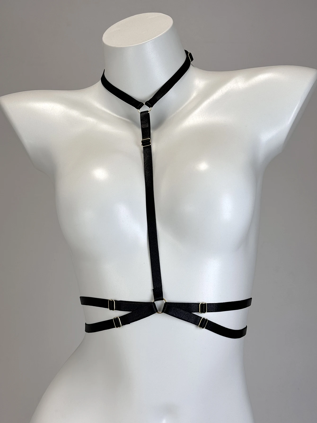 유럽과 미국 스타일의 섹시한 란제리, 속이 빈 디자인, 클럽 활동을 위한 베이스 레이어로도 사용 가능합니다. 섹시한 베스트 스타일과 유사합니다.