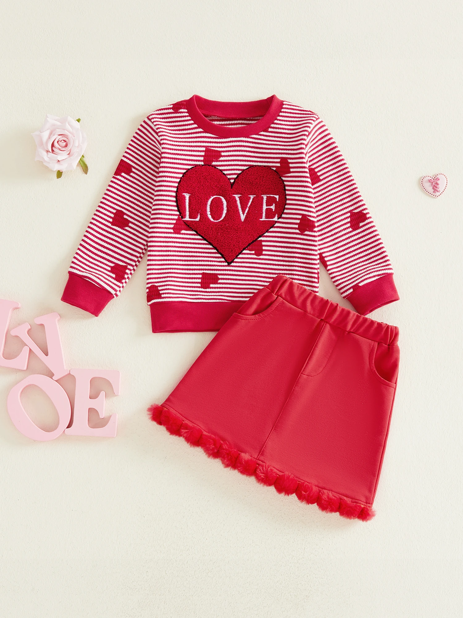 

Очаровательный наряд на День святого Валентина для маленьких девочек, стильный топ с принтом сердца и штаны в тон, комплект из 2 предметов для малышей