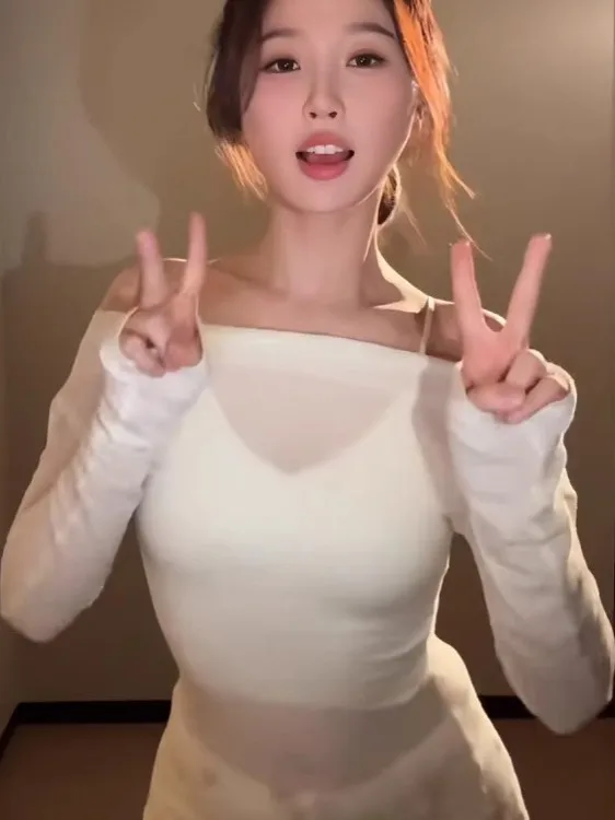 

Белая женская футболка на одно плечо с длинными рукавами, облегающая солнцезащитная накидка, модный летний топ длиной до пола