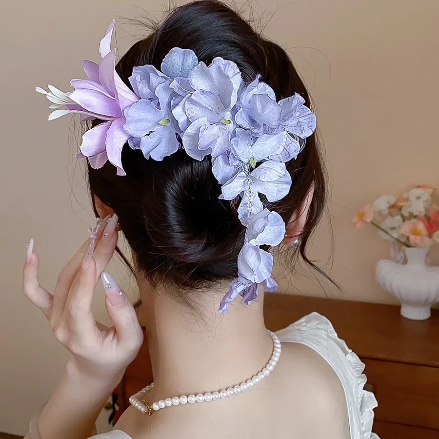 Vielseitige Romantische Künstliche Blumen-Haarspangen für Frauen, Frische Süße Blumencluster-Quasten-Haarklammern für Urlaub, Reisen und Fotoshootings M – Detail 23
