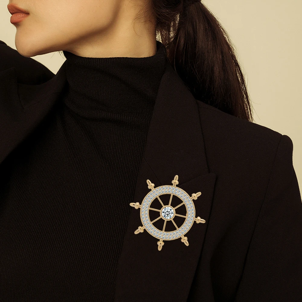 Dazzling Full Zircon Paved Helm Copper Lapel Pins Party Clothes Steering Wheel Shaped Brass Brooches Mariner Golden Badge