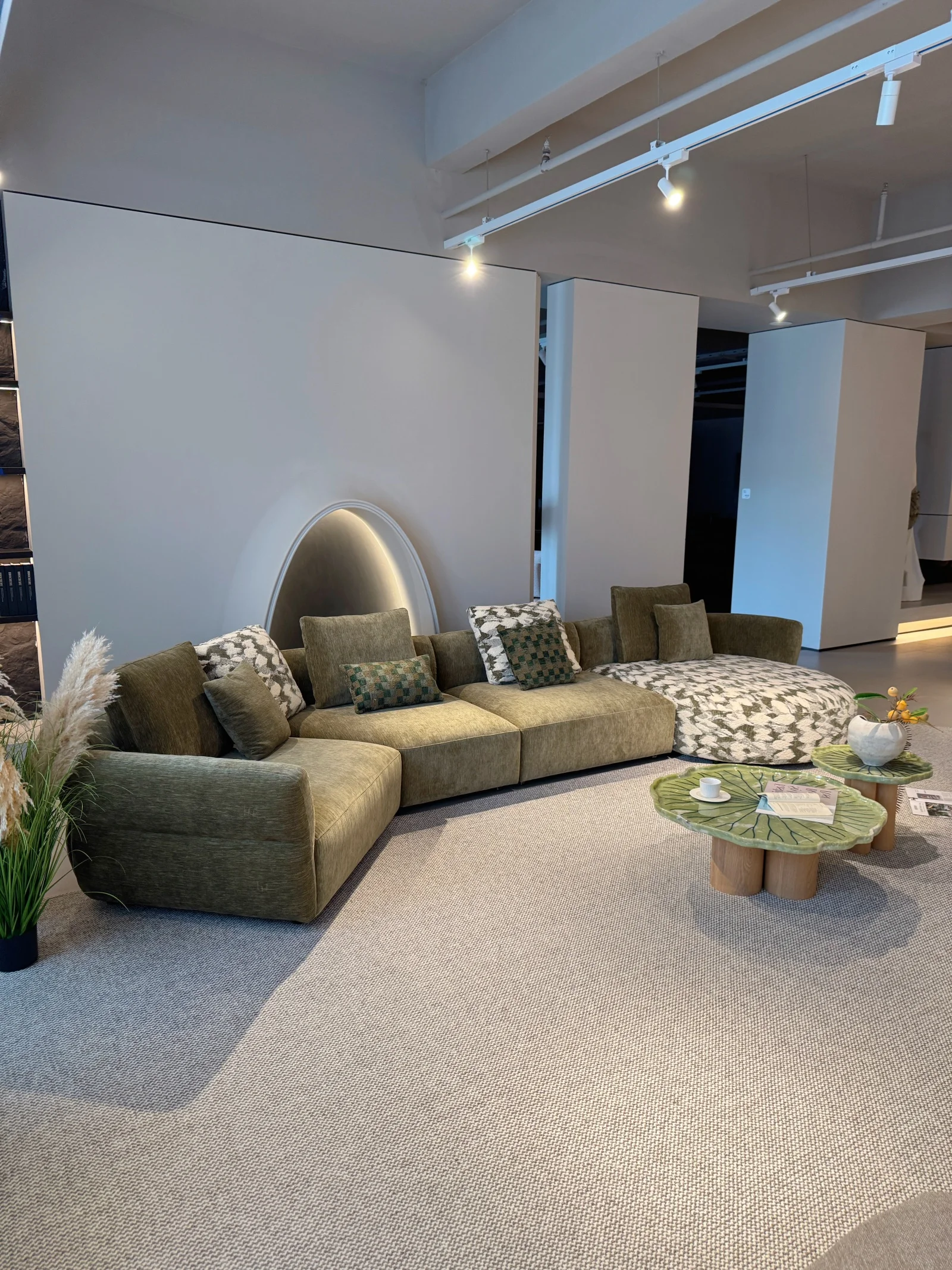 Moss Green Chenille Modular Sectional Sofa With Leaf Print Chaise Corner Low Backrest Deep Seat For Living Room Villa Bedroom