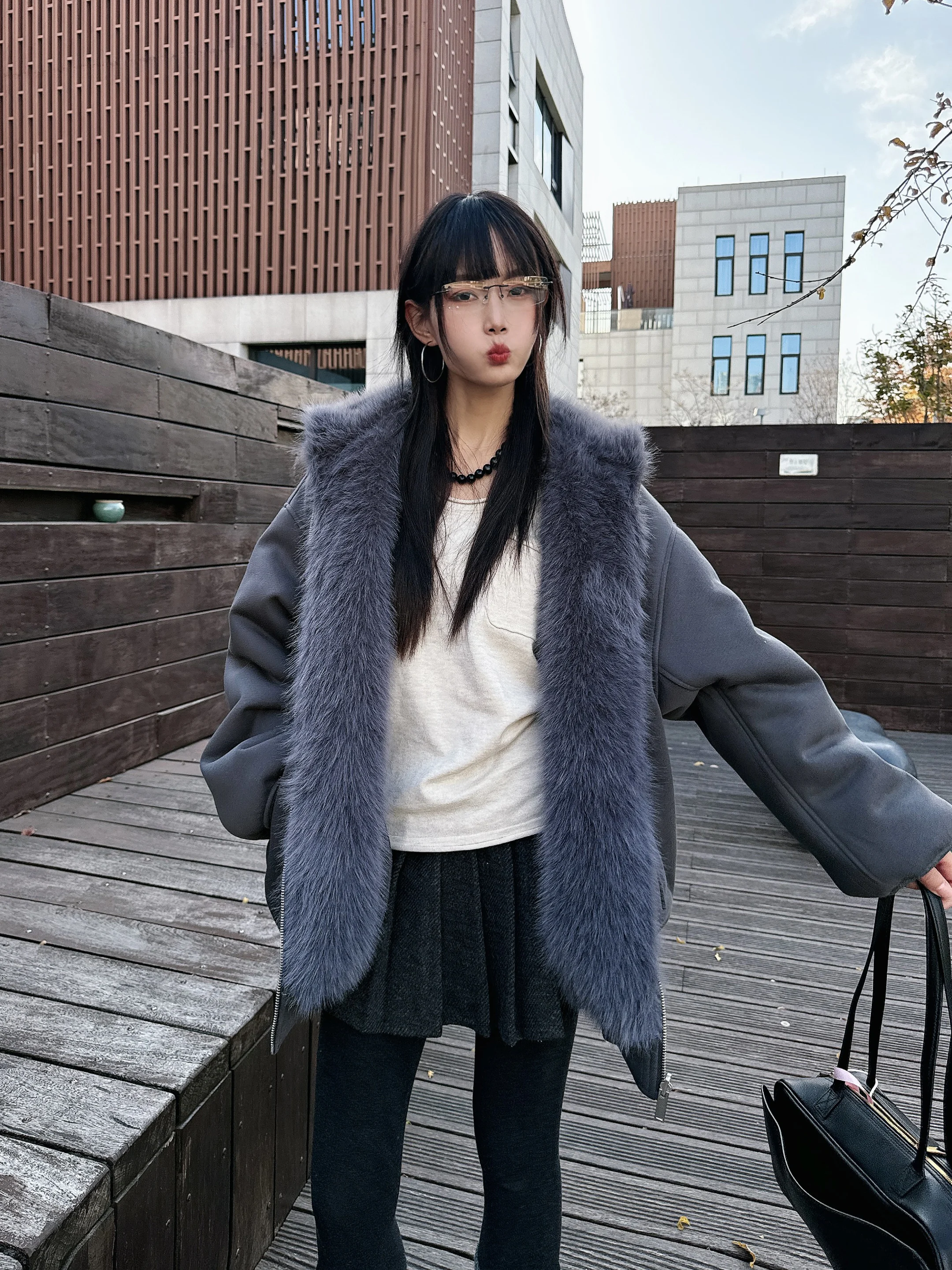 เสื้อโค้ทหนังผู้หญิงแบบสองด้าน รุ่นใหม่ประจำฤดูหนาวปี 2025  คอปกขนสัตว์  ให้ความอบอุ่น  แขนยาว  ทรงเข้ารูป
