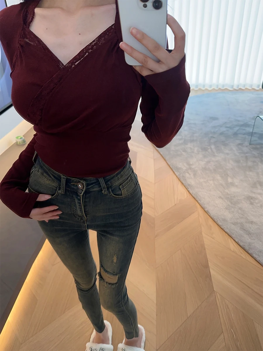 

Модный сексуальный облегающий двухцветный топ с кружевной отделкой и подплечниками, женская осенне-зимняя базовая кофта с V-образным вырезом, длинный рукав