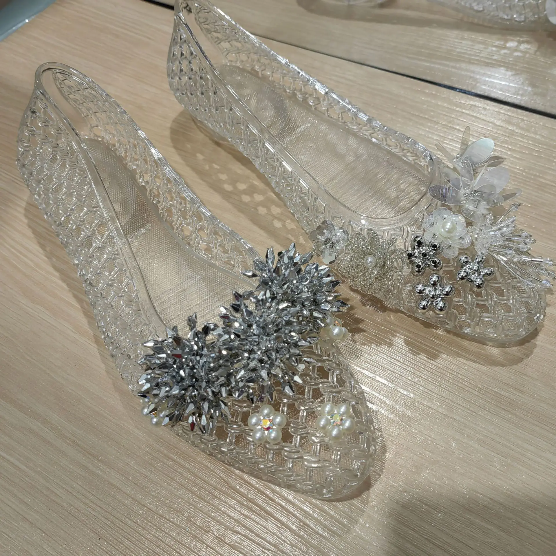 2026 Summer Hot-Selling Crystal Shoes, Pointed Toe, Closed Heel, Handmade Floral Shoes, Mesh Flat Sandals, Slippers, Crystal Shoes for Women