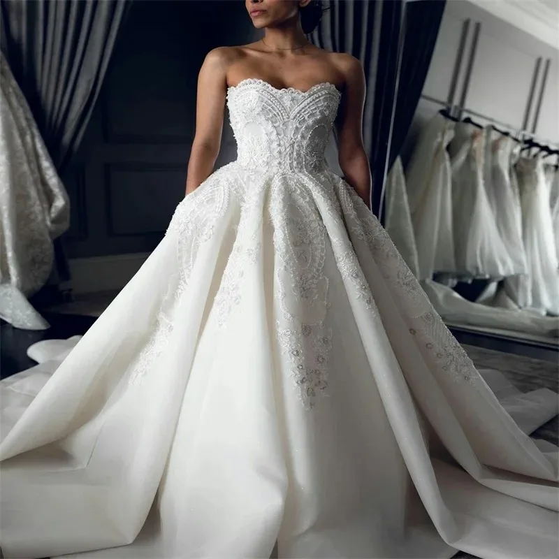 Custom Luxury Pearls A Line Wedding Dresses Sleeveless Appliqued Lace Beads Spring Summer Robes De Mariée Elegant Dresses