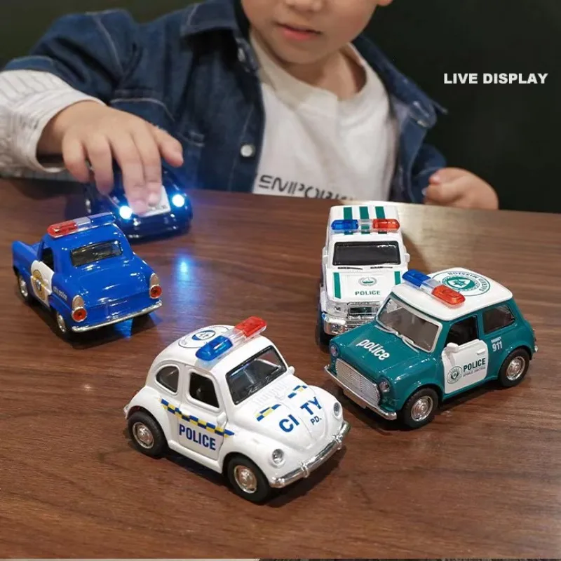 

1/38 Alloy Car Model Q Edition Retro Mini Diecasts & Toy Police Vehicles Simulation Small Car Toys Collection Children's Gifts