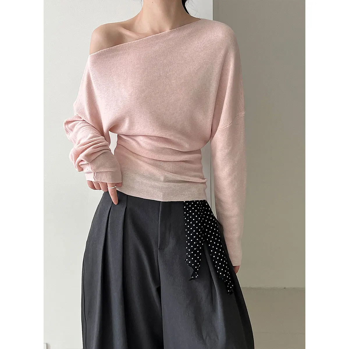 

Waist Slimming Slanted Shoulder Knitted Sweater for Women's Autumn New Style Long Sleeved Off Shoulder Top Base Shirt